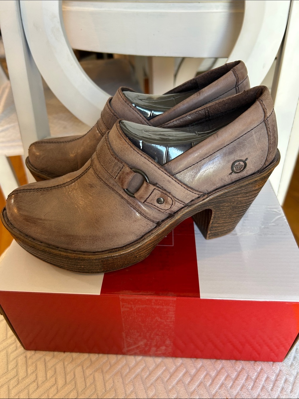 Born Women's Brown Leather Slip-On Heeled Loafers - Picture 3 of 7